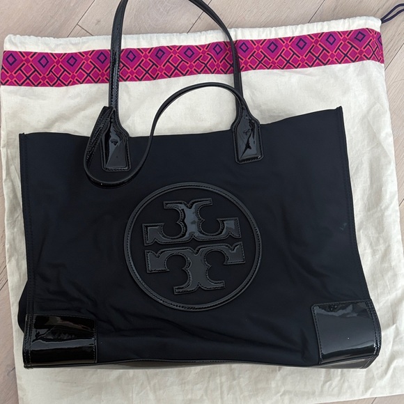 Tory Burch Handbags - Tory Burch Black Patent Leather Tote